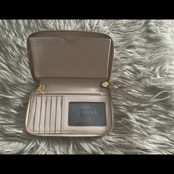 Q Wingman Small Leather Wristlet - Picture 2 of 5